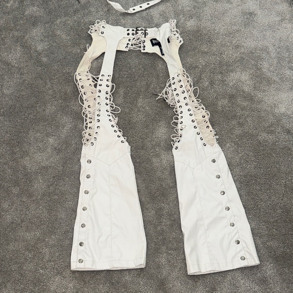 Dolls Kill Darker Wavs White Lace-Up Set - Picture 3 of 8